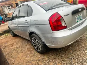 Hyundai Accent 2009 Silver