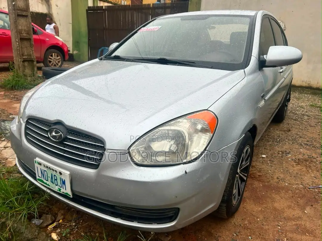 Hyundai Accent 2009 Silver