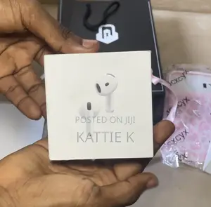 Open Box Apple AirPod 4