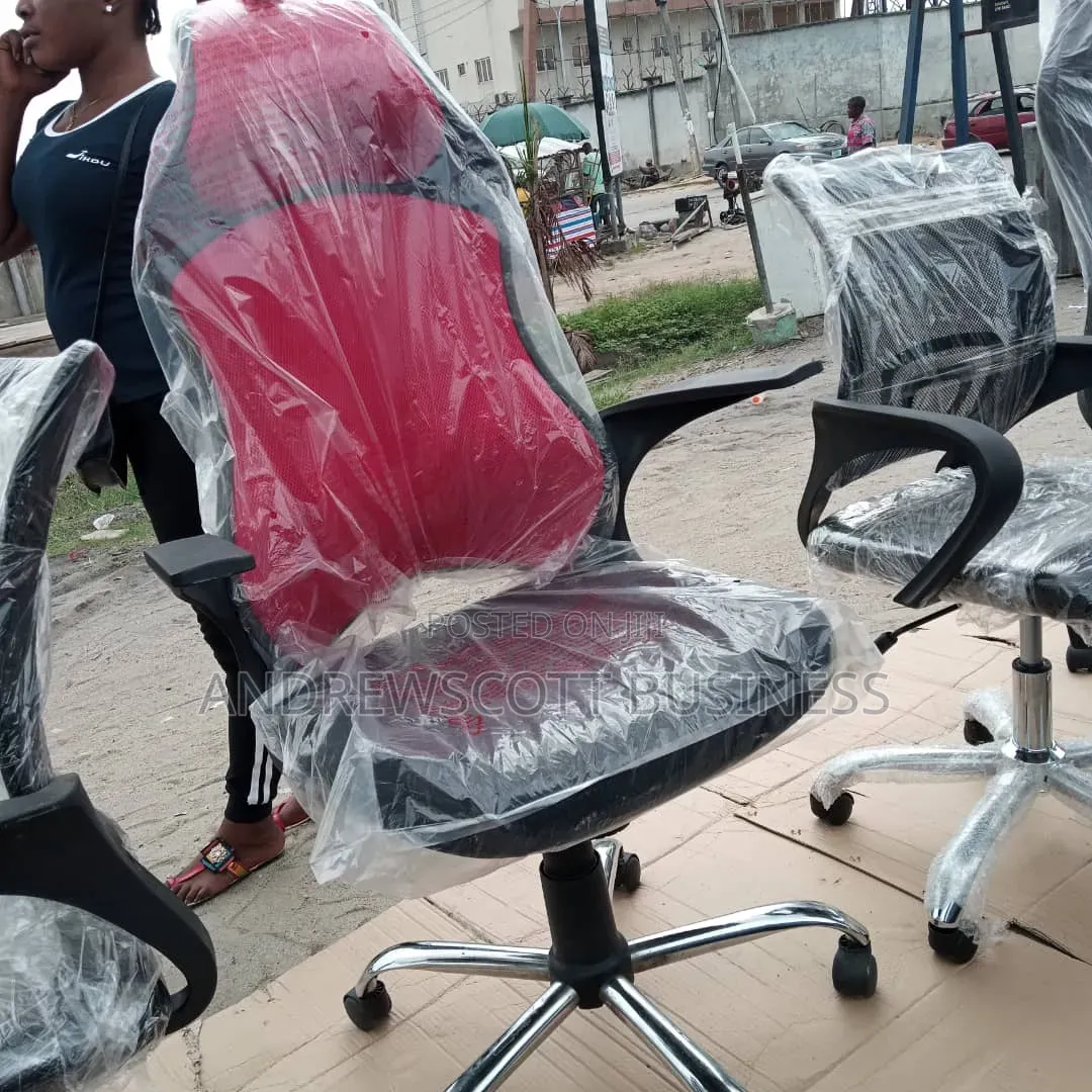 Executive Fish Handle Model 2113 Office Swivel Chair