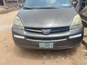 Toyota Sienna 2006 Gray