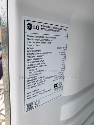 LG Refrigerator With Big Freezer Space