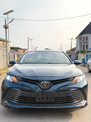 Toyota Camry 2018 Green