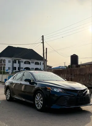 Toyota Camry 2018 Green
