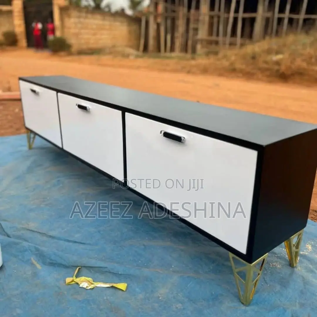 TV Shelves Unit