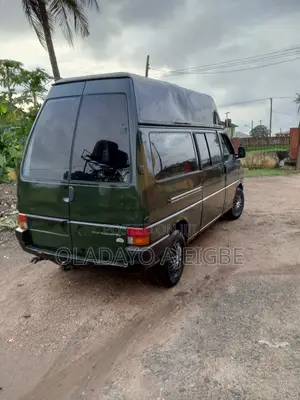 Volkswagen Transporter 2004 Green