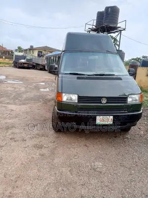 Volkswagen Transporter 2004 Green