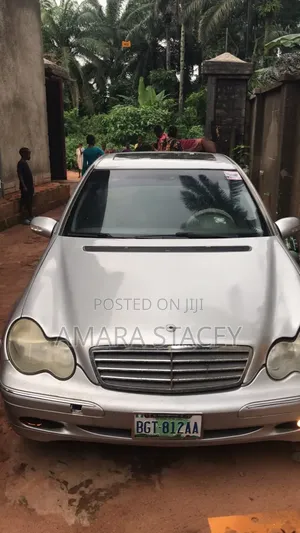 Mercedes-Benz C240 2005 Gold