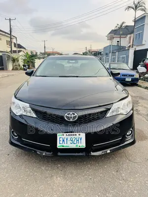 Toyota Camry SE V6 4dr Sedan (3.5L 6cyl 6A) 2012 Black