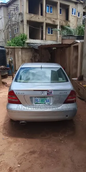 Mercedes-Benz C240 2005 Gold