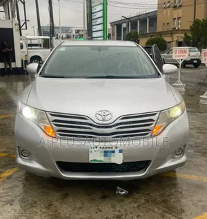 Toyota Venza 2010 Silver