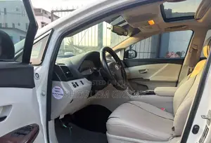 Toyota Venza 2010 White