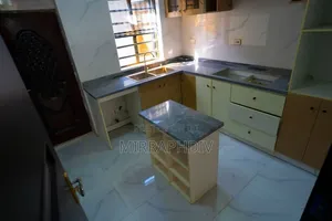 5bdrm Duplex in Lafiaji for sale
