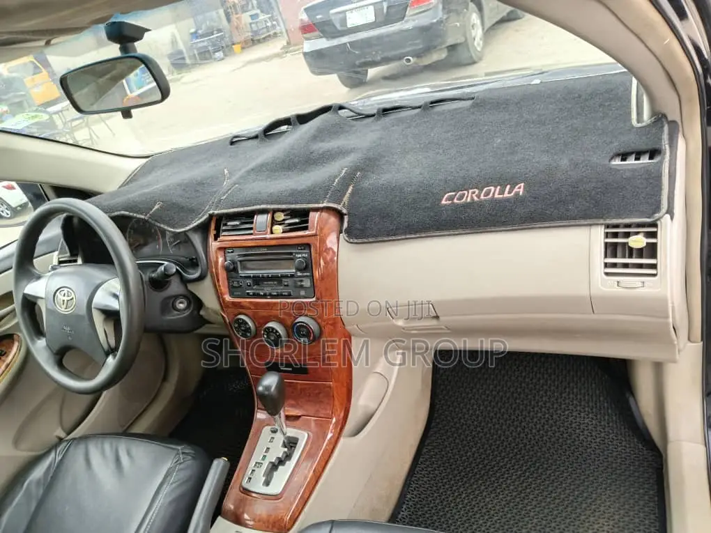 Toyota Corolla 2010 Black