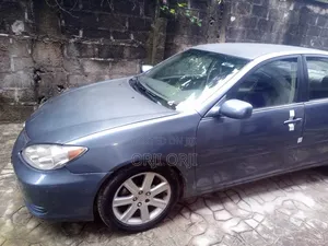 Toyota Camry LE 4dr Sedan (2.4L 4cyl 5M) 2004 Blue