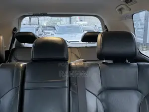 Lexus LX 570 (5 seats) AWD 2018 Gold