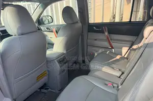 Toyota Highlander 2010 Silver