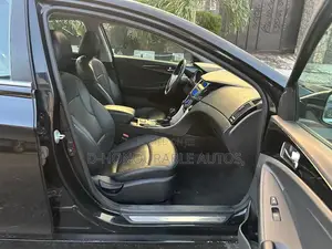 Hyundai Sonata Limited 2.0T Sedan (2.0L 4cyl 6A) 2013 Black