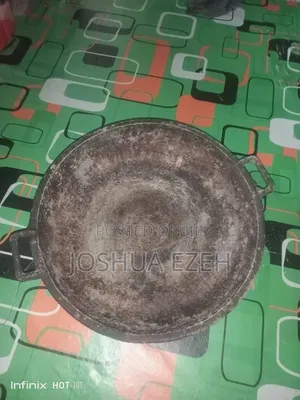 Large Casted Iron Frying Pan