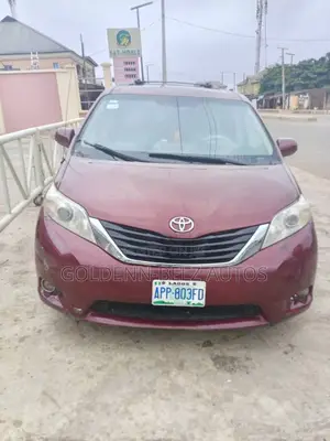 Toyota Sienna LE 7 Passenger 2011 Burgundy