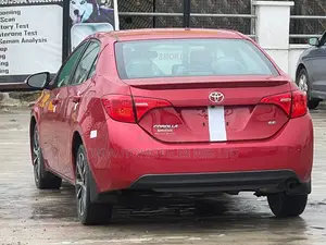 Toyota Camry 2018 Red