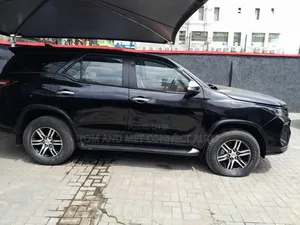 Toyota Fortuner 2020 Black