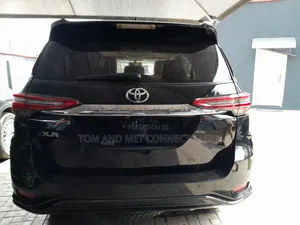 Toyota Fortuner 2020 Black