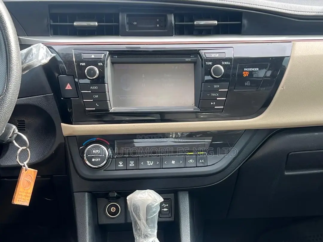 Toyota Corolla 2015 Black