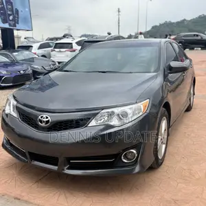 Toyota Camry SE 4dr Sedan (2.5L 4cyl 6A) 2013 Gray