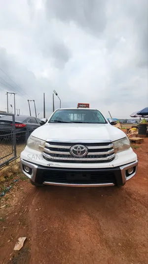 Toyota Hilux 2016 White