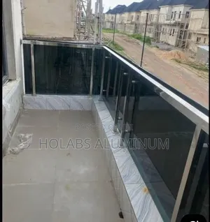 Handrail With Black Glass