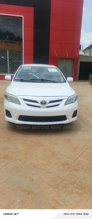 Toyota Corolla LE 4dr Sedan (1.8L 4cyl 4A) 2012 White
