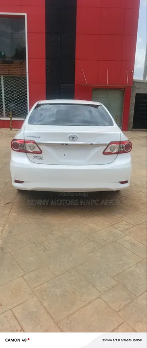 Toyota Corolla LE 4dr Sedan (1.8L 4cyl 4A) 2012 White