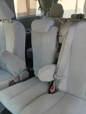 Toyota Sienna 2013 Green