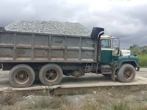 Iron Black Granite No.5 1/2" | for Slab Concrete | Trucks Available*