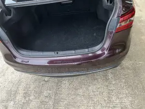 Toyota Avalon XLE FWDSedan (3.6L 6cyl 6A) 2016 Burgundy