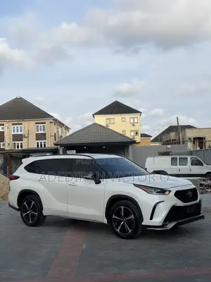 Toyota Highlander XSE 2021 White
