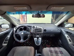 Toyota Matrix XR Hatchback FWD (1.8L 4cyl 4A) 2004 Silver