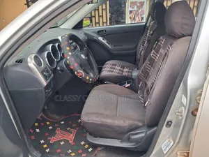 Toyota Matrix XR Hatchback FWD (1.8L 4cyl 4A) 2004 Silver