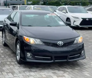 Toyota Camry SE 4dr Sedan (2.5L 4cyl 6A) 2014 Black