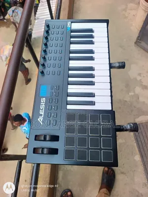 Alesis Vi25 Midi Controller