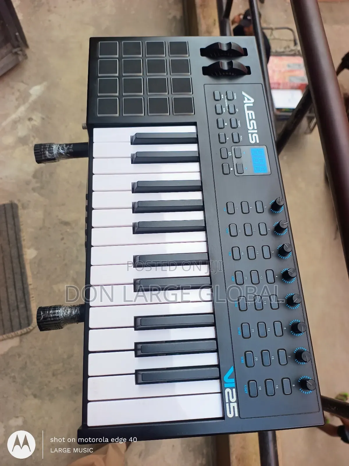 Alesis Vi25 Midi Controller
