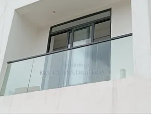 Modern Clear Glass Railing