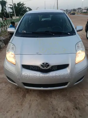 Toyota Yaris 2010 Silver