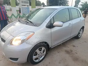 Toyota Yaris 2010 Silver