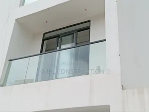 Modern Clear Glass Railing
