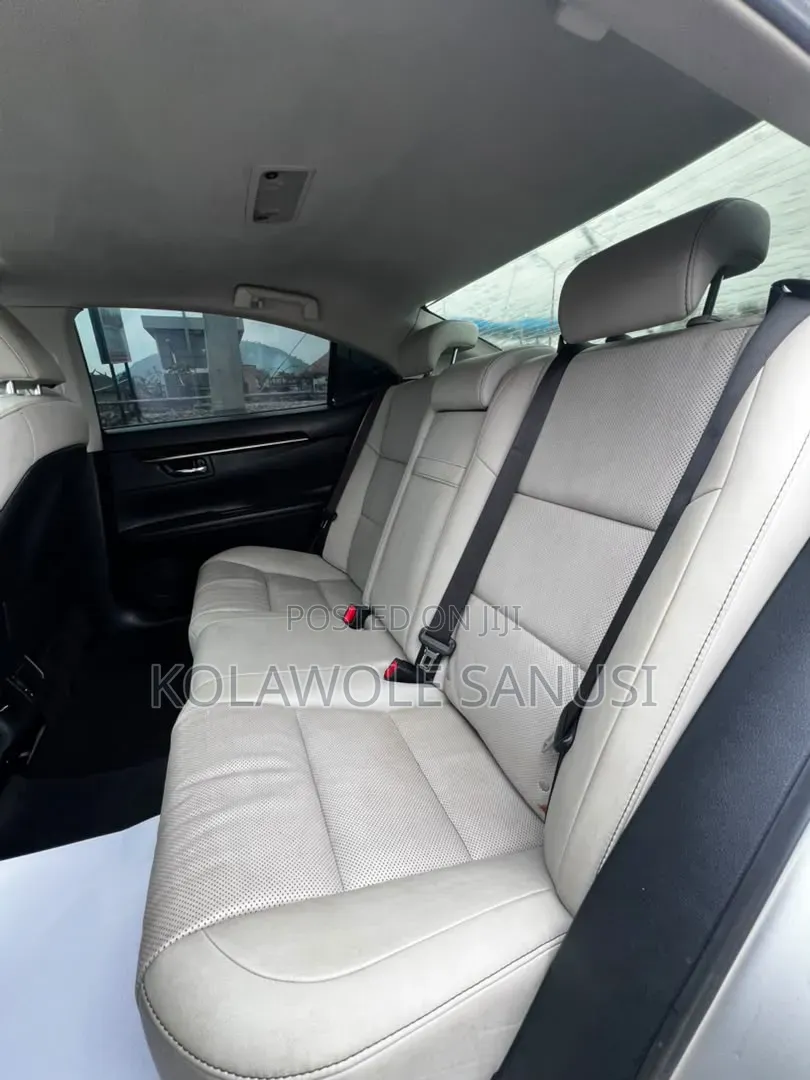 Lexus ES 2015 Silver