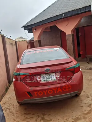 Toyota Corolla 2015 Red