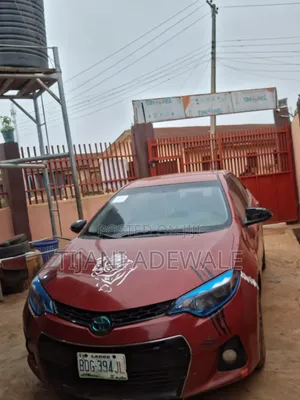 Toyota Corolla 2015 Red