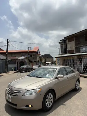 Toyota Camry XLE V6 4dr Sedan (3.5L 6cyl 6AM) 2008 Gold